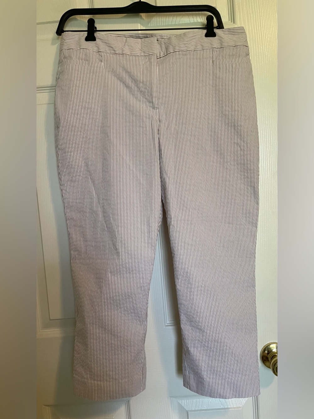 Ann Taylor factory Petite Striped capri- White & Tan size 12